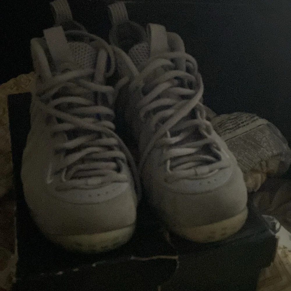 selling these size 8 - Picture 2 of 4